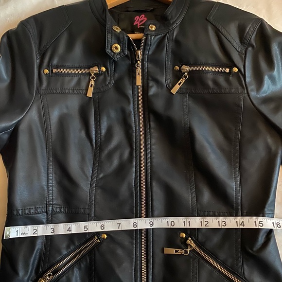 Women’s leather jacket - Picture 2 of 5